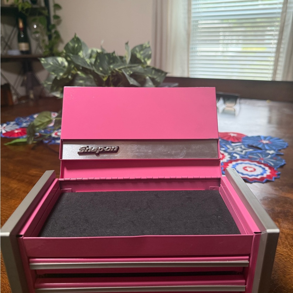 Snap-on Pink Mini Tool Chest